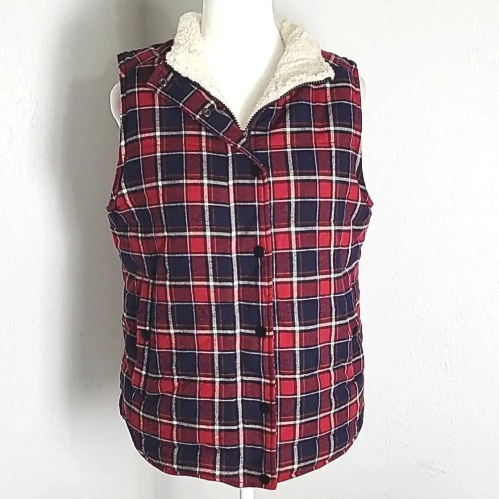 Skies Are Blue Navy Blue & Red Plaid Sherpa Lined Vest, Size Medium, NWOT